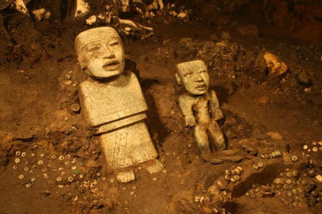 Артефакты найденные под пирамидой Пернатого змея