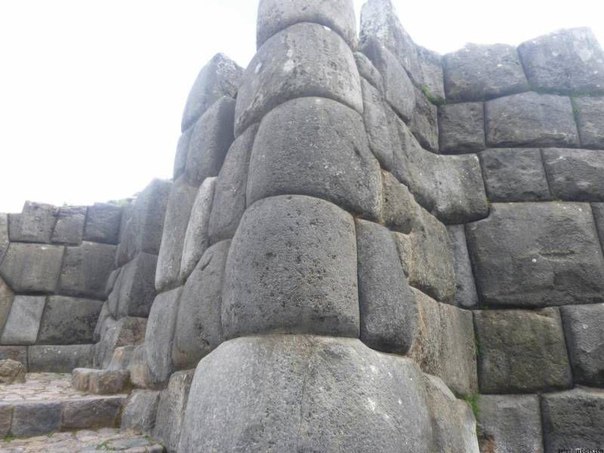 Загадки каменных стен Саксайуамана.