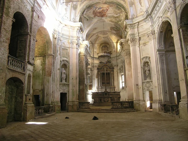 аббатство Санта-Мария-ди-Лучедио