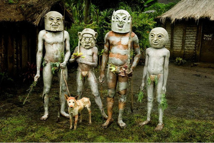 Шлемы аборигенов Индонезии 
