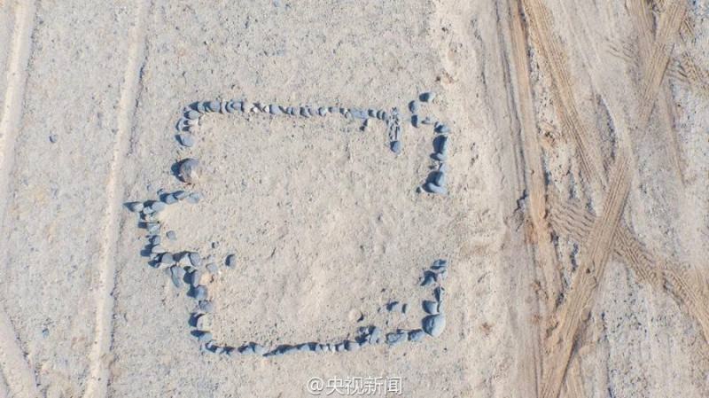 каменные круги и другие фигуры в пустыне Гоби