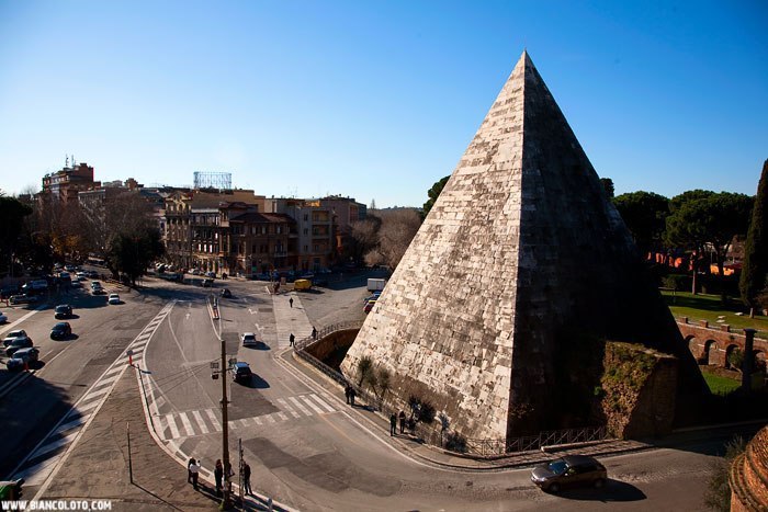 Пирамида Цестия