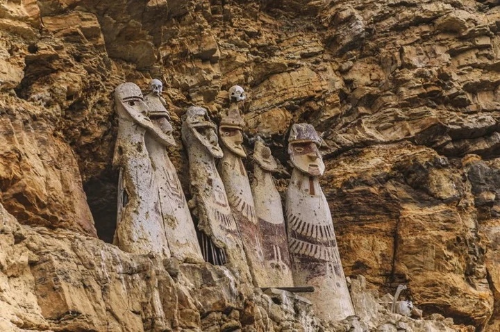 горные саркофаги индейцев Чачапойя