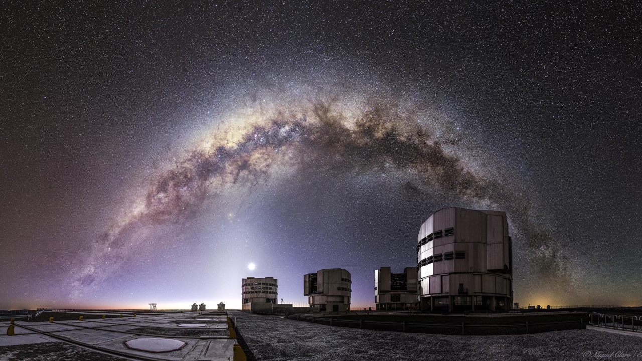 Так выглядит Very Large Telescope в Чили