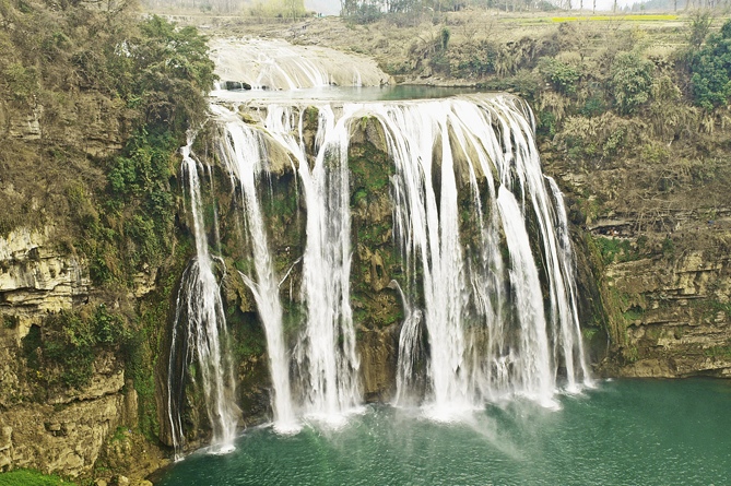Водопад в провинции Шэньси (Китай)