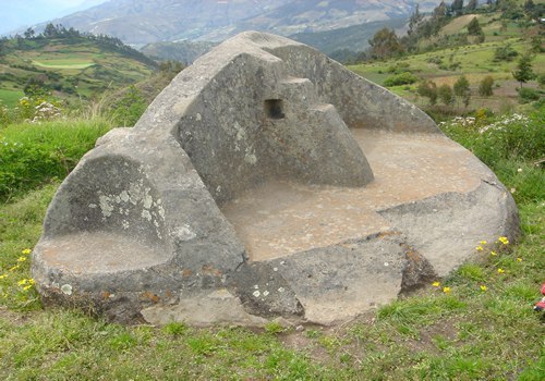 Каменные монолиты комплекса Сайвите