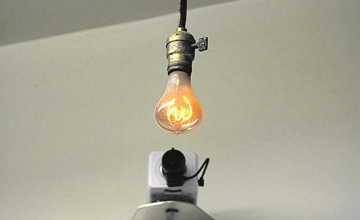 лампа, которая горит 100 лет