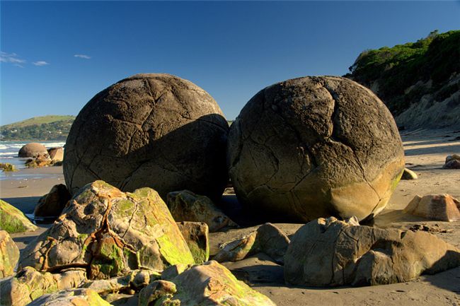 каменные сферы Моераки Болдерс
