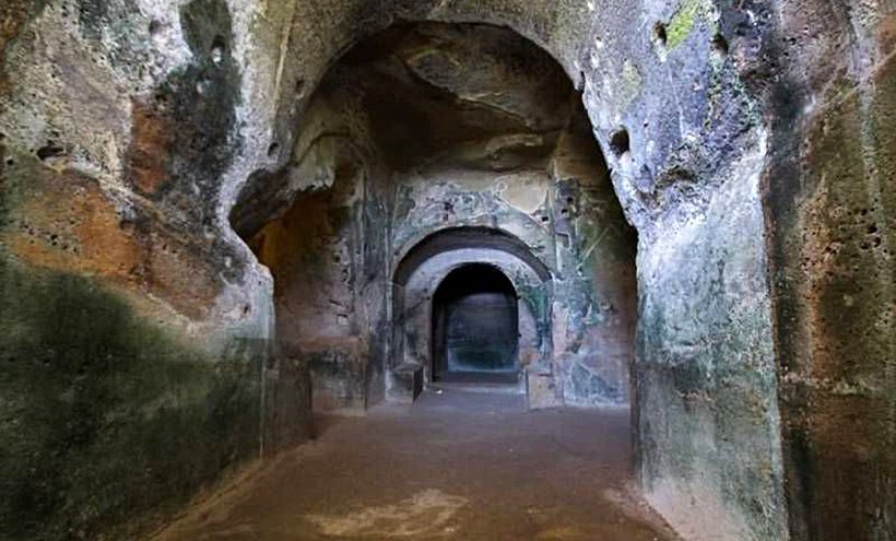 Пещера Сивиллы