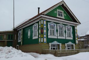 дом с резными наличниками