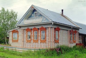 дом с резными наличниками
