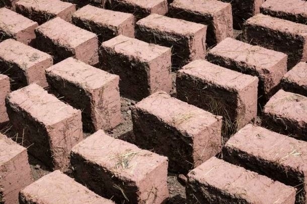 Строительство из саманного кирпича использовалось в Перу уже 5000 лет назад